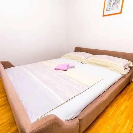 Nena * Rogoznica (Sibenik-Knin)